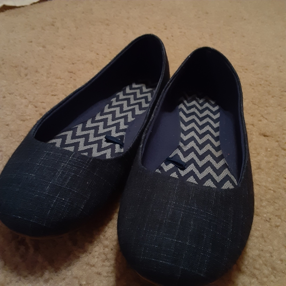 Navy blue flats